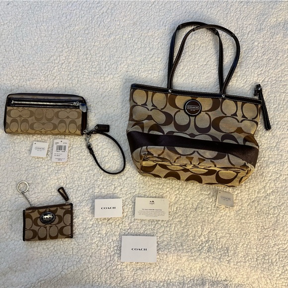 Coach signature striped tote with matching tech wallet and change purse. - Picture 16 of 17